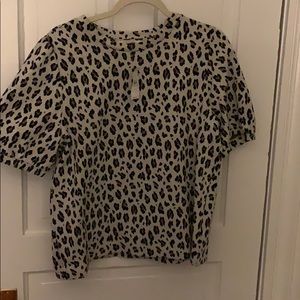 NWT loft leopard puff sleeve tee size large